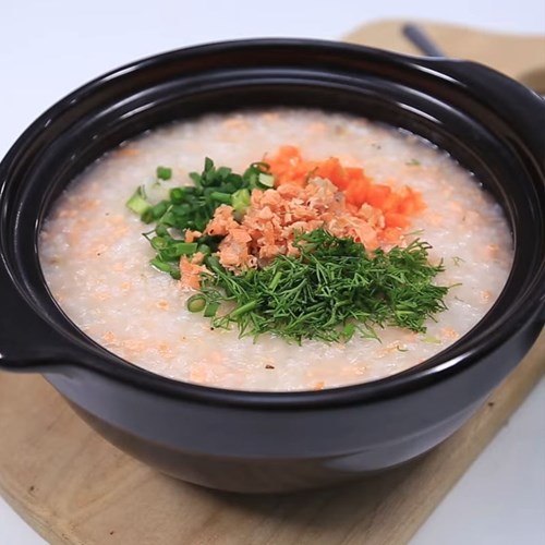 2 cách nấu cháo cá hồi bí đỏ và cà rốt đơn giản, bổ dưỡng thơm ngon